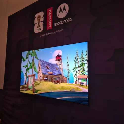 Pantalla con activación de marca en un evento con transmisión en vivo